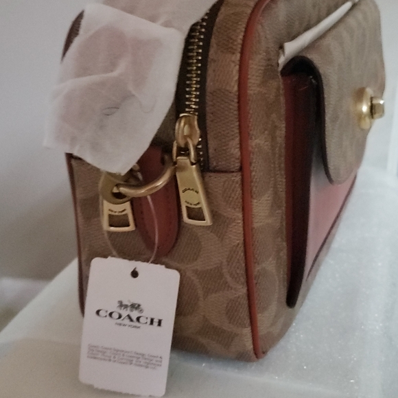 Coach Cassie Camera Bag In Signature Canvas - Picture 4 of 16
